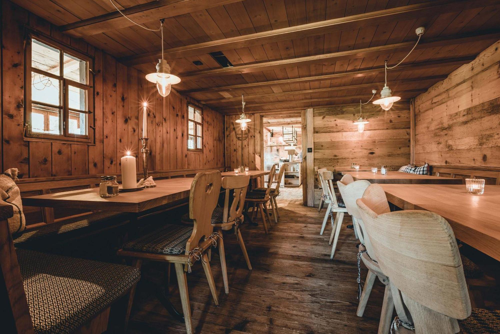 Alpenblick Bergrestaurant & *